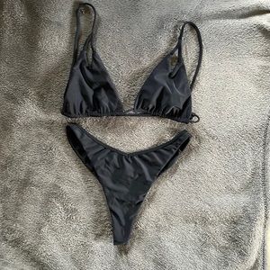Sold:Black Benoa sets